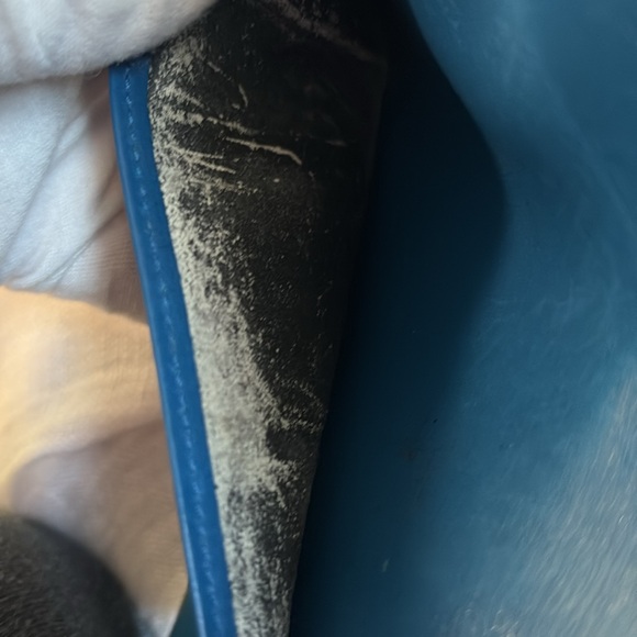 Louis Vuitton blue epi wallet - Picture 14 of 15